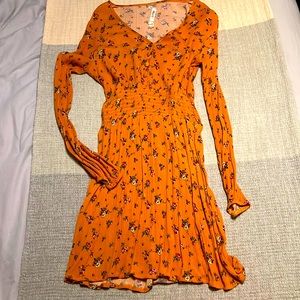 Long sleeve dress by Sky & Sparrow brand. Size S.